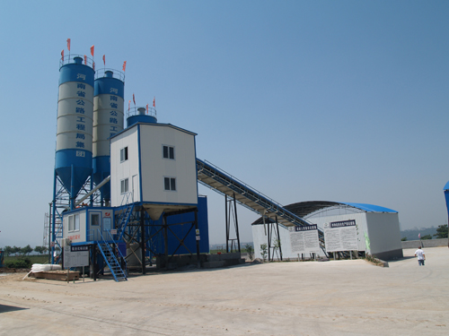 What is a concrete batch mix plant?